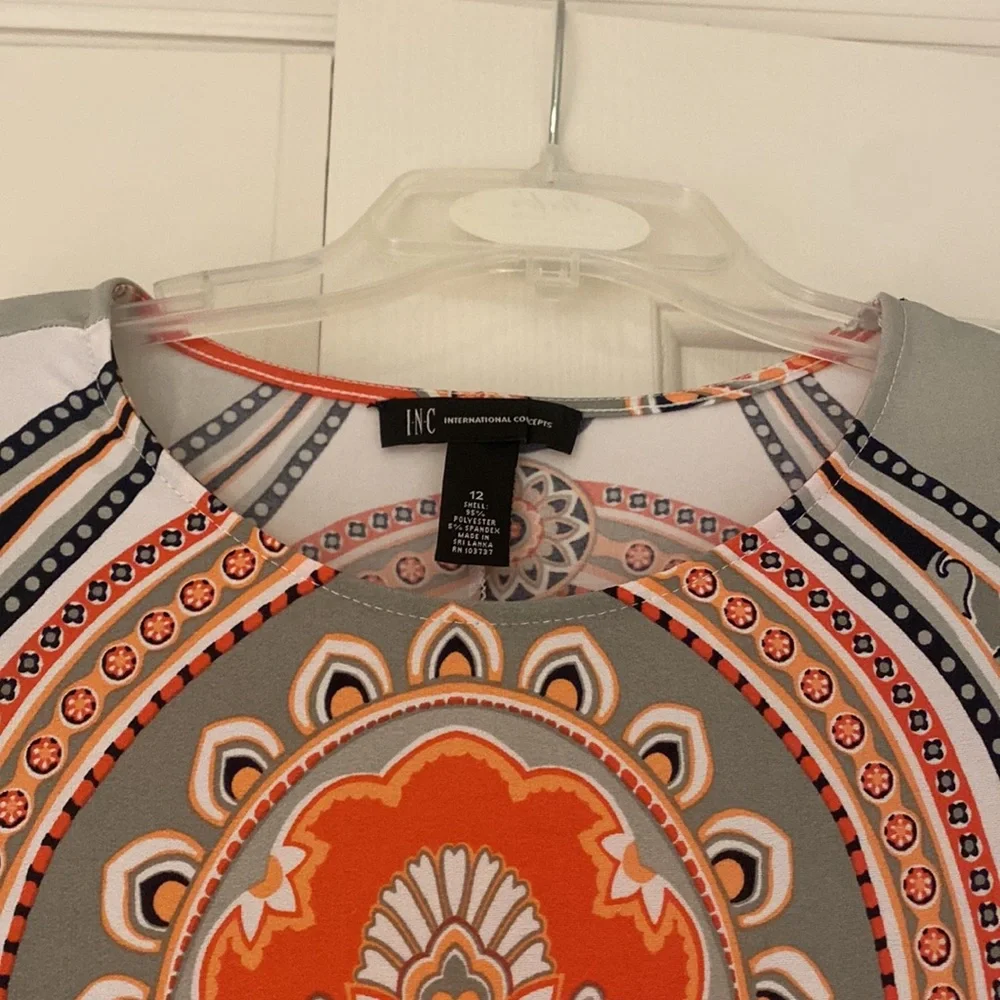 Patterned Dress - Picture 3 of 6